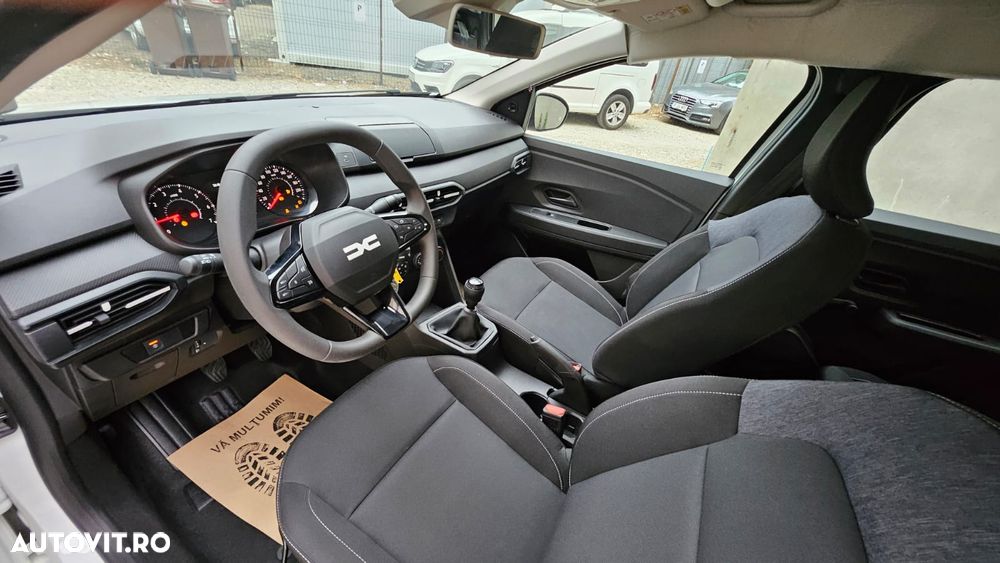 Dacia Logan TCe 100 Essential - 14