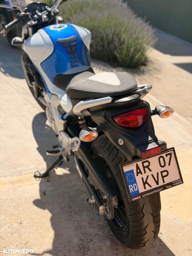 Suzuki SFV 650 Gladius - 8