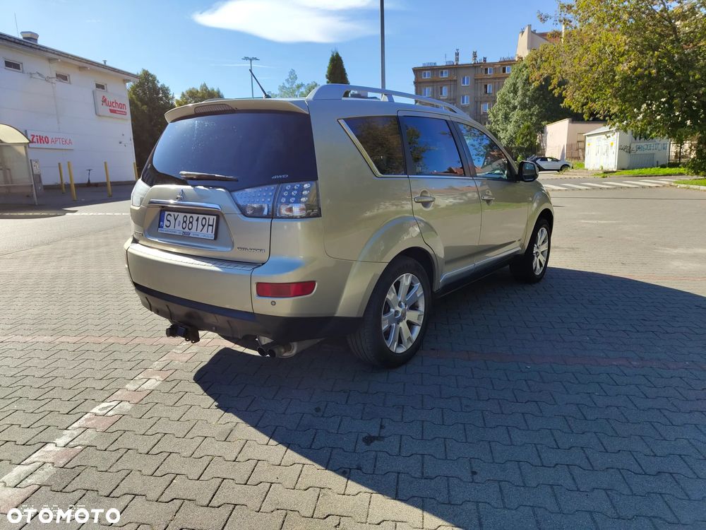 Mitsubishi Outlander 2.0 DID Instyle NAVI - 5
