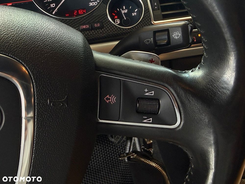 Audi S8 - 38