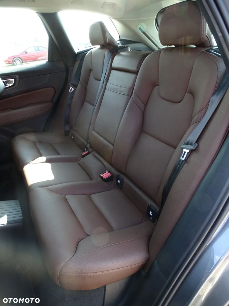 Volvo XC 60 T8 Twin Engine AWD Geartronic Momentum - 12