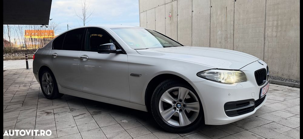 BMW Seria 5 520d xDrive Aut. - 3