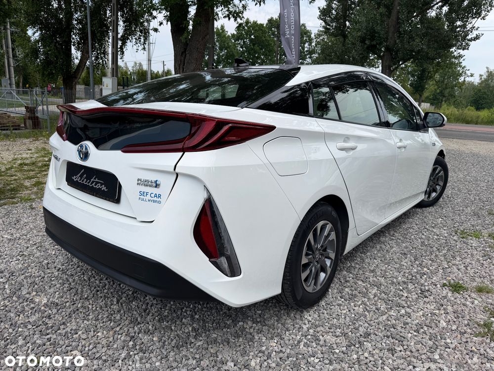 Toyota Prius (Hybrid) Life - 5