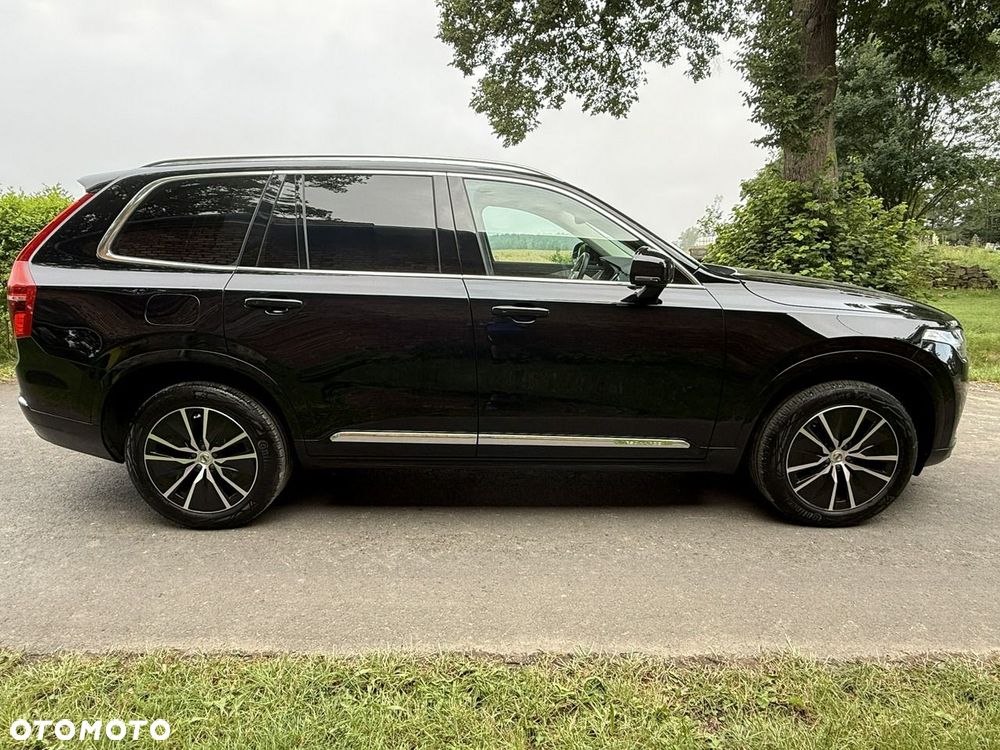 Volvo XC 90 T8 AWD Plug-In Hybrid Core 7os - 32