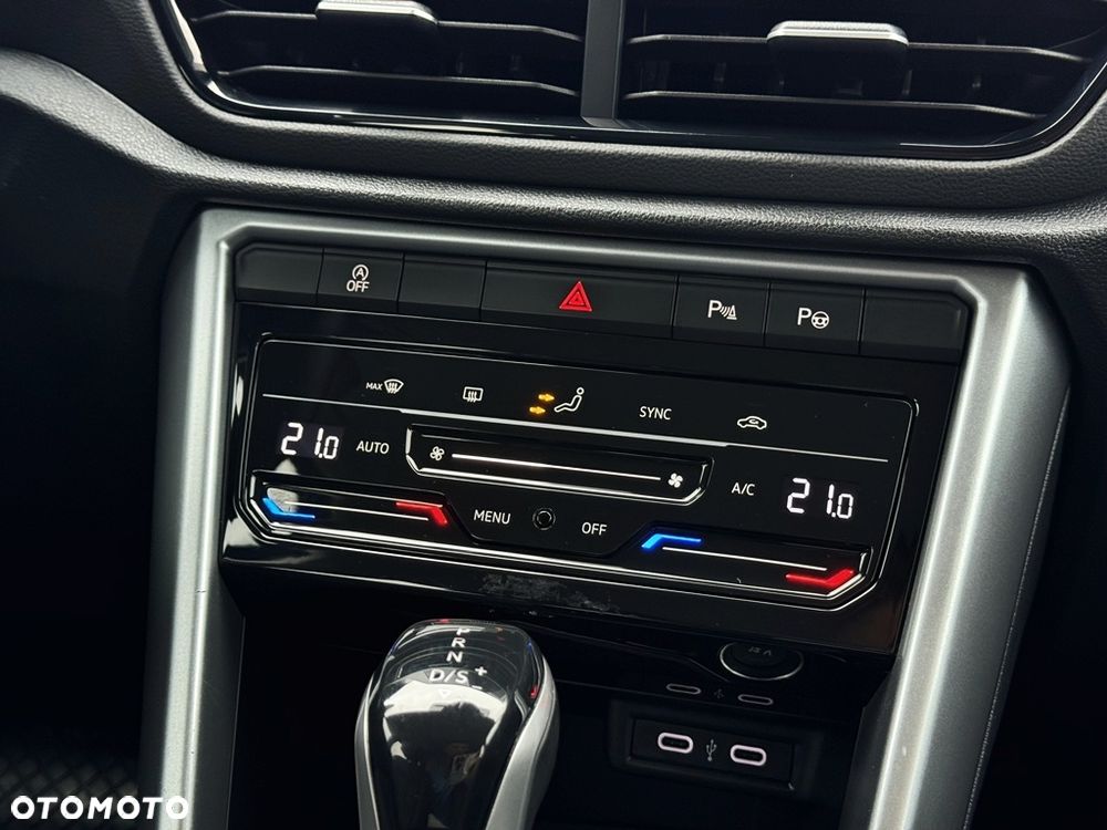 Volkswagen T-Roc - 36