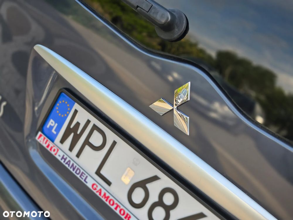 Mitsubishi Grandis - 10