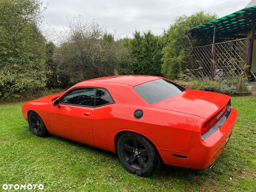 Dodge Challenger - 9