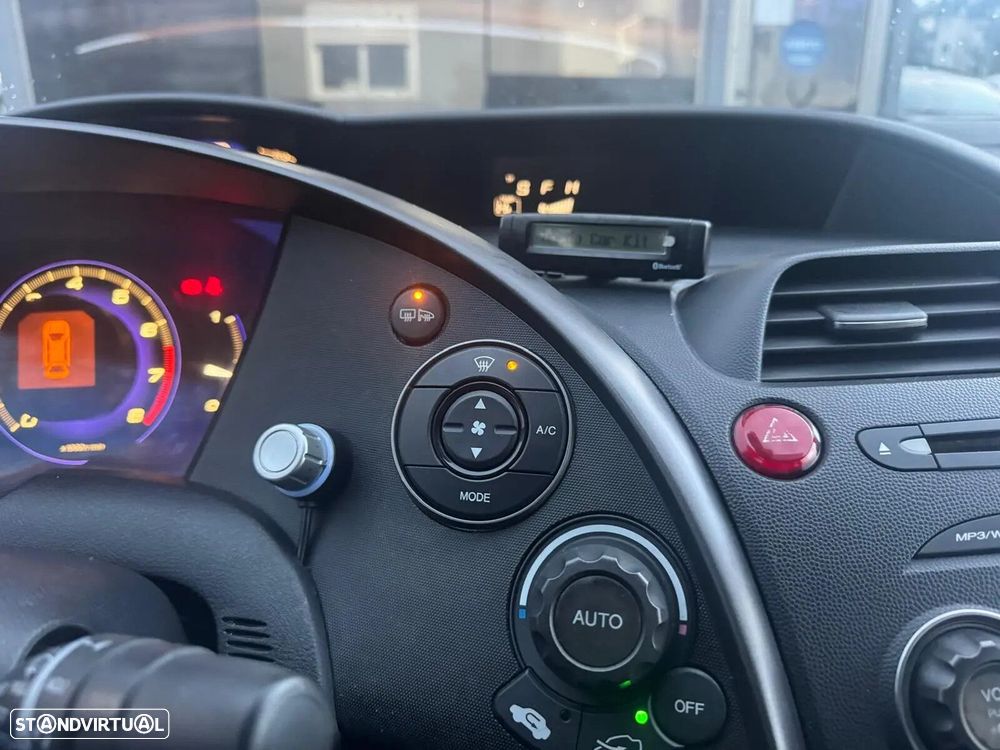 Honda Civic 1.4 i-VTEC Sport - 29