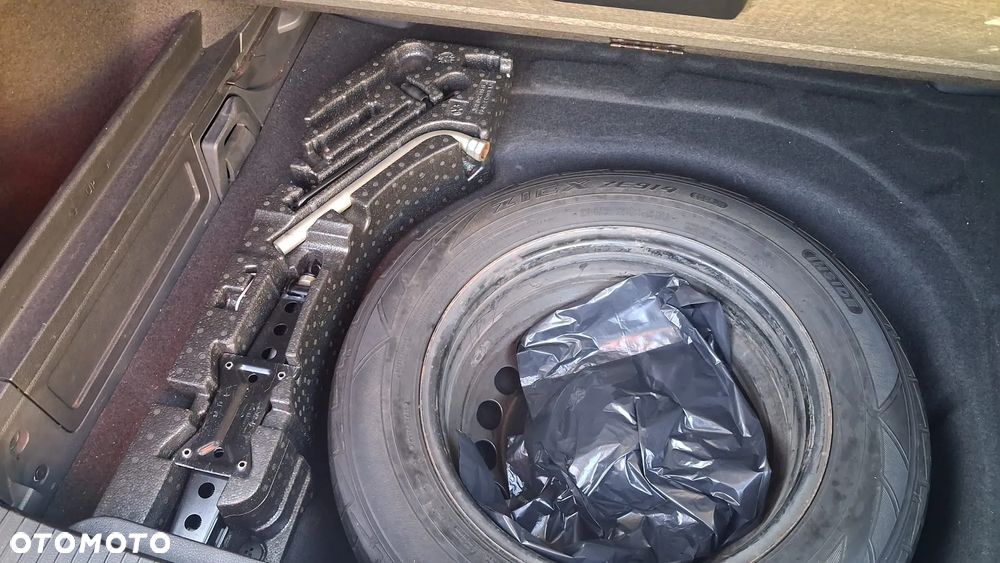 Volkswagen Passat 1.6 TDI (BlueMotion Technology) Comfortline - 16