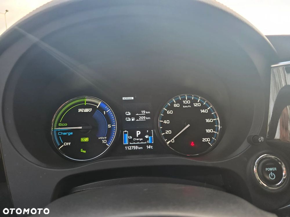 Mitsubishi Outlander 2.4 4WD Diamant+ - 13