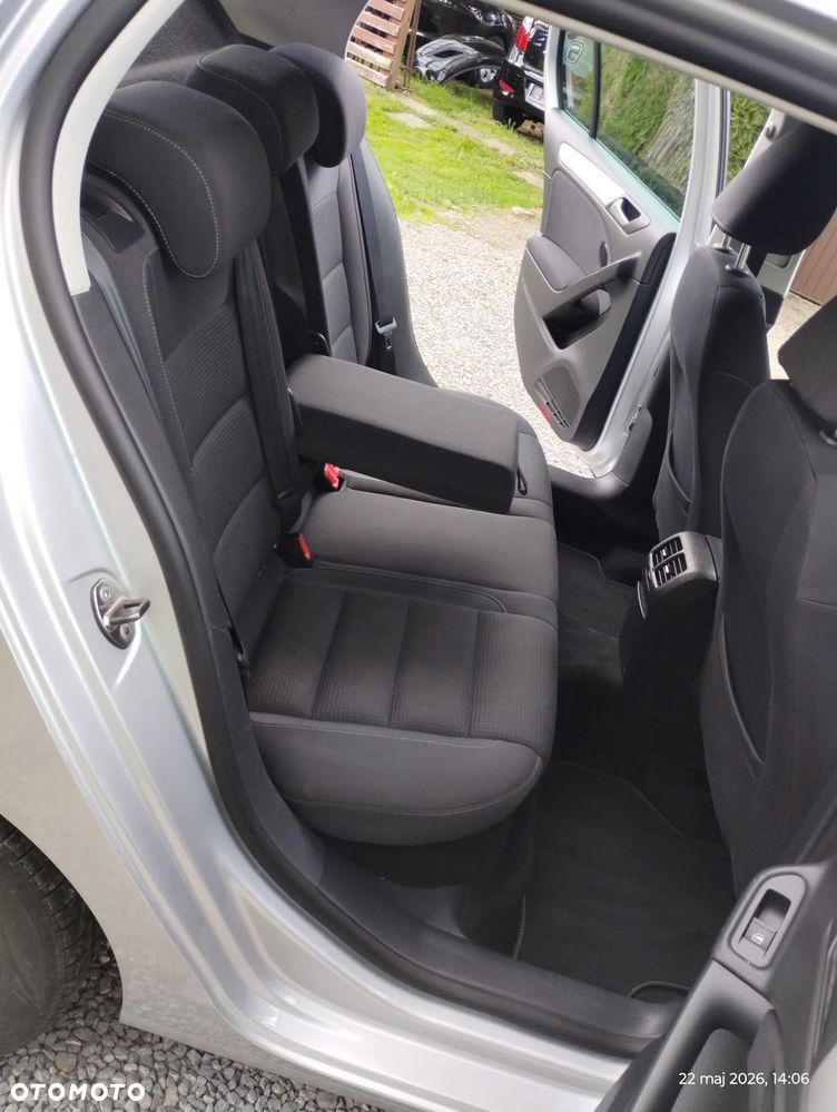 Volkswagen Golf 1.6 TDI DPF Trendline - 32