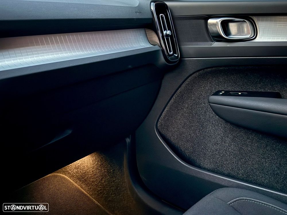 Volvo XC 40 1.5 T2 Momentum Plus - 19