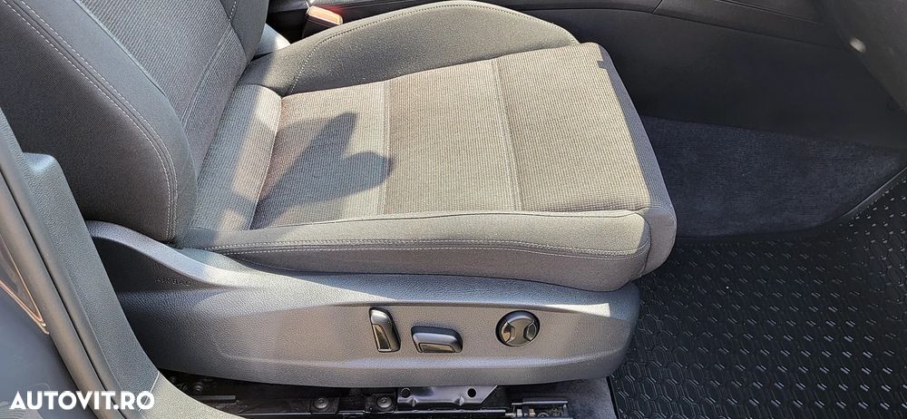 Volkswagen Passat - 28