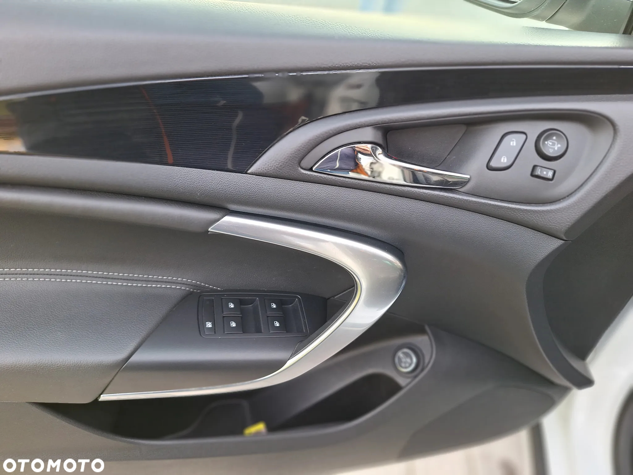 Opel Insignia 1.6 T Executive EU6 - 25