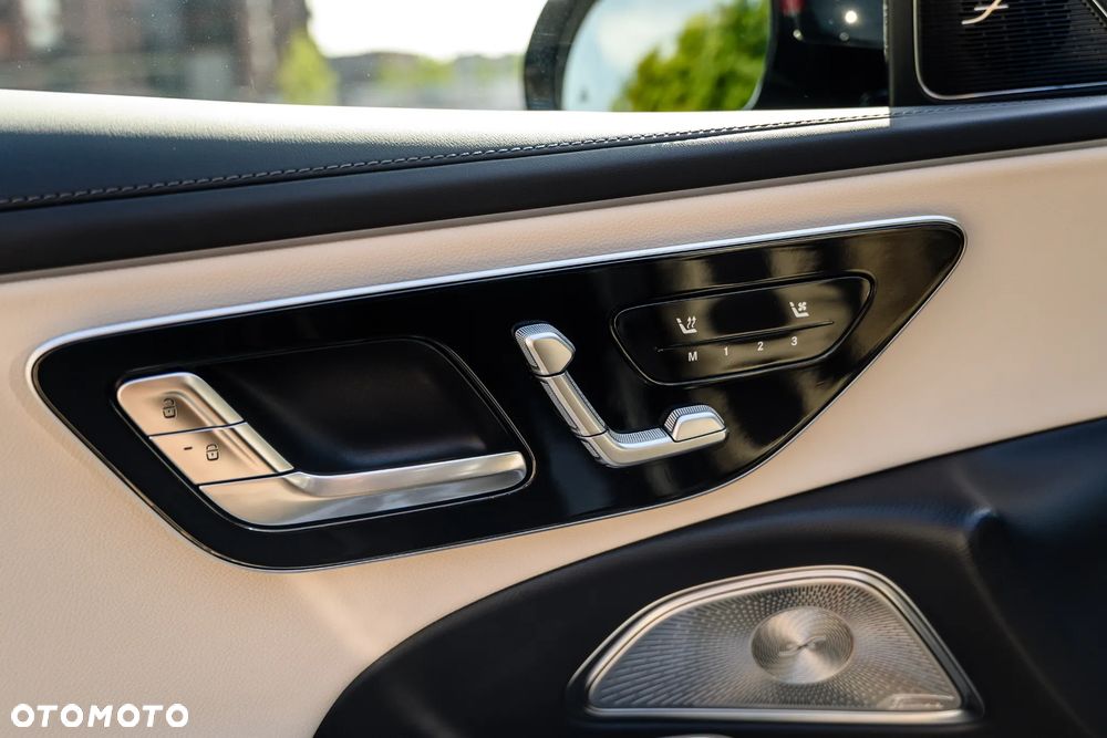 Mercedes-Benz Klasa E 200 mHEV 4-Matic AMG 9G-Tronic - 28