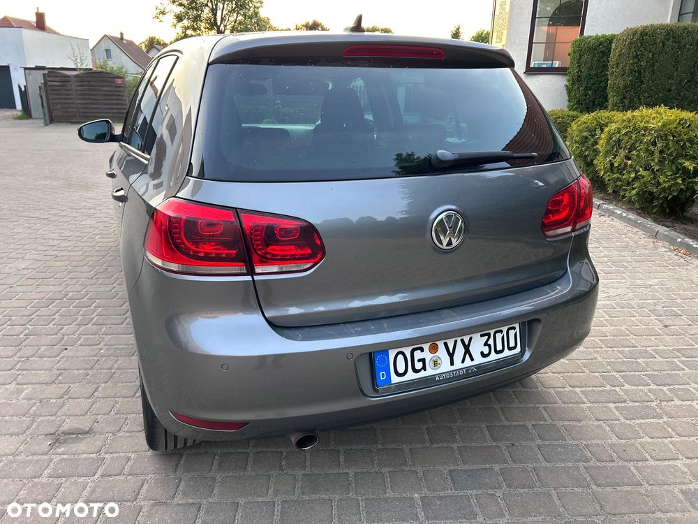 Volkswagen Golf 1.6 TDI DPF Highline - 11