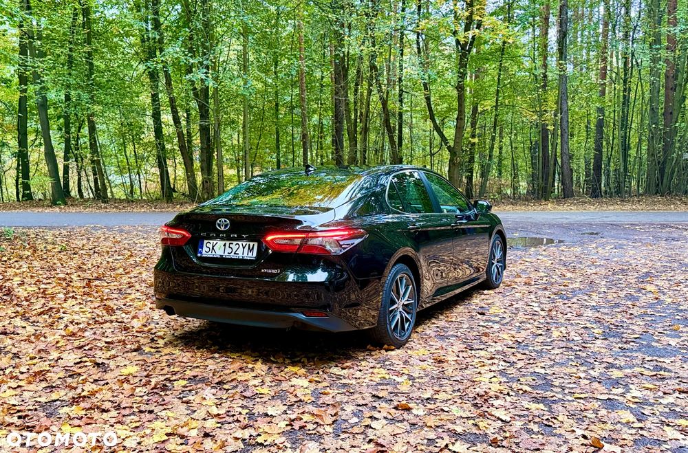 Toyota Camry 2023 photo 2
