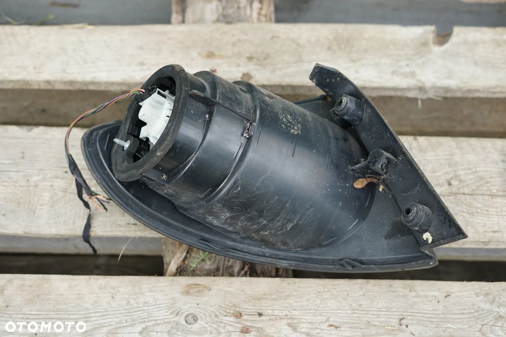 Lampa tył tylna prawa Seat Toledo III - 4