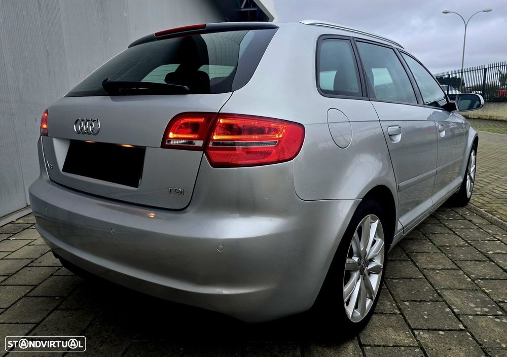 Audi A3 Sportback 1.6 TDI Attraction Business Line - 3