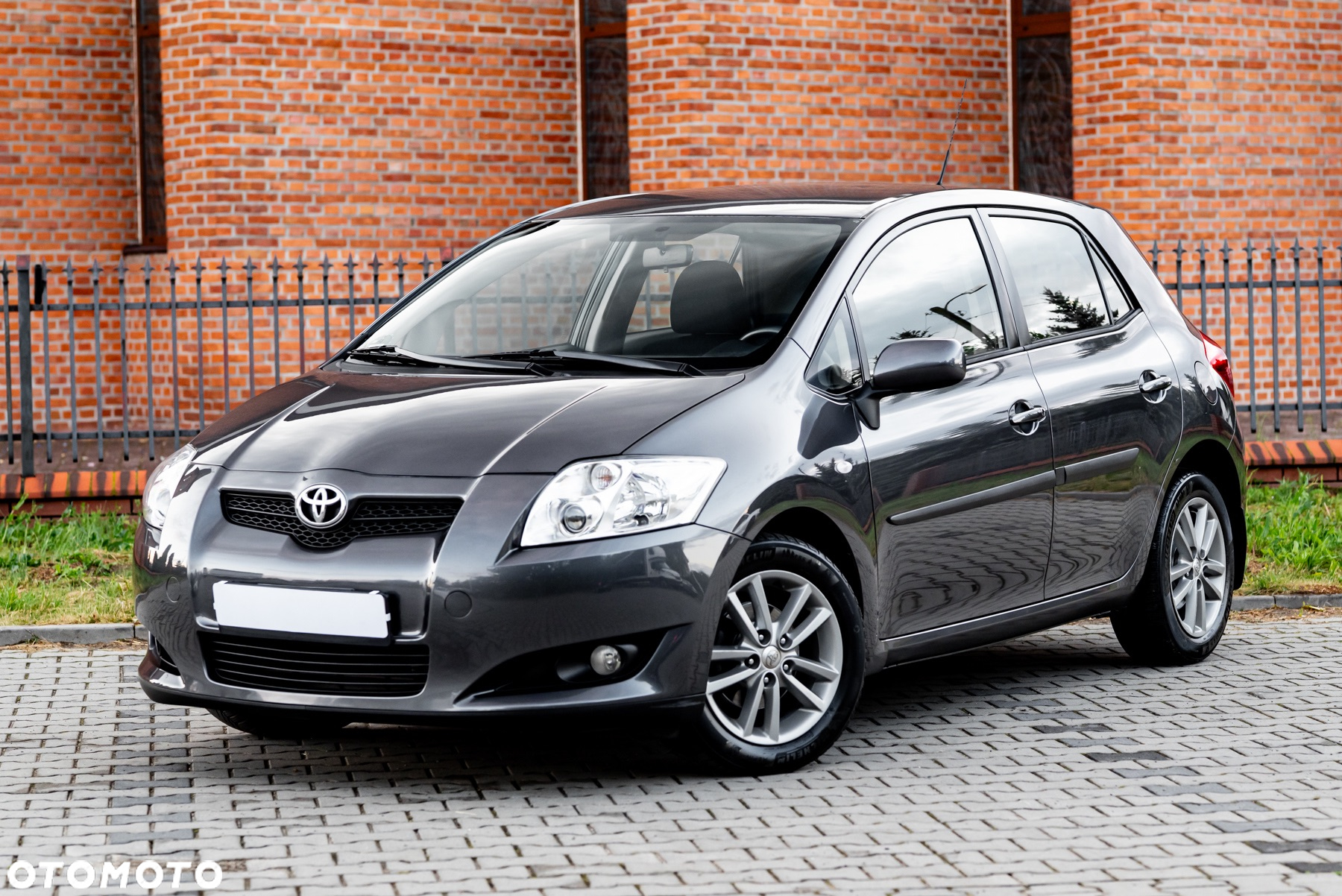 Toyota Auris 1.6 VVT-i Prestige - 2