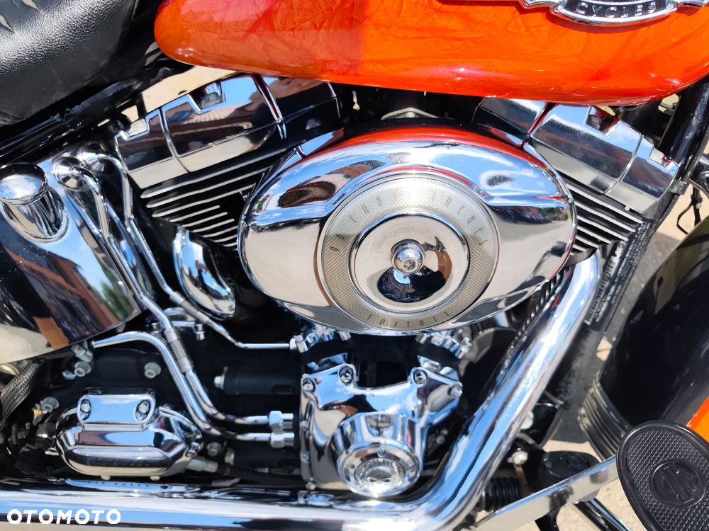 Harley-Davidson Softail Heritage Classic - 29