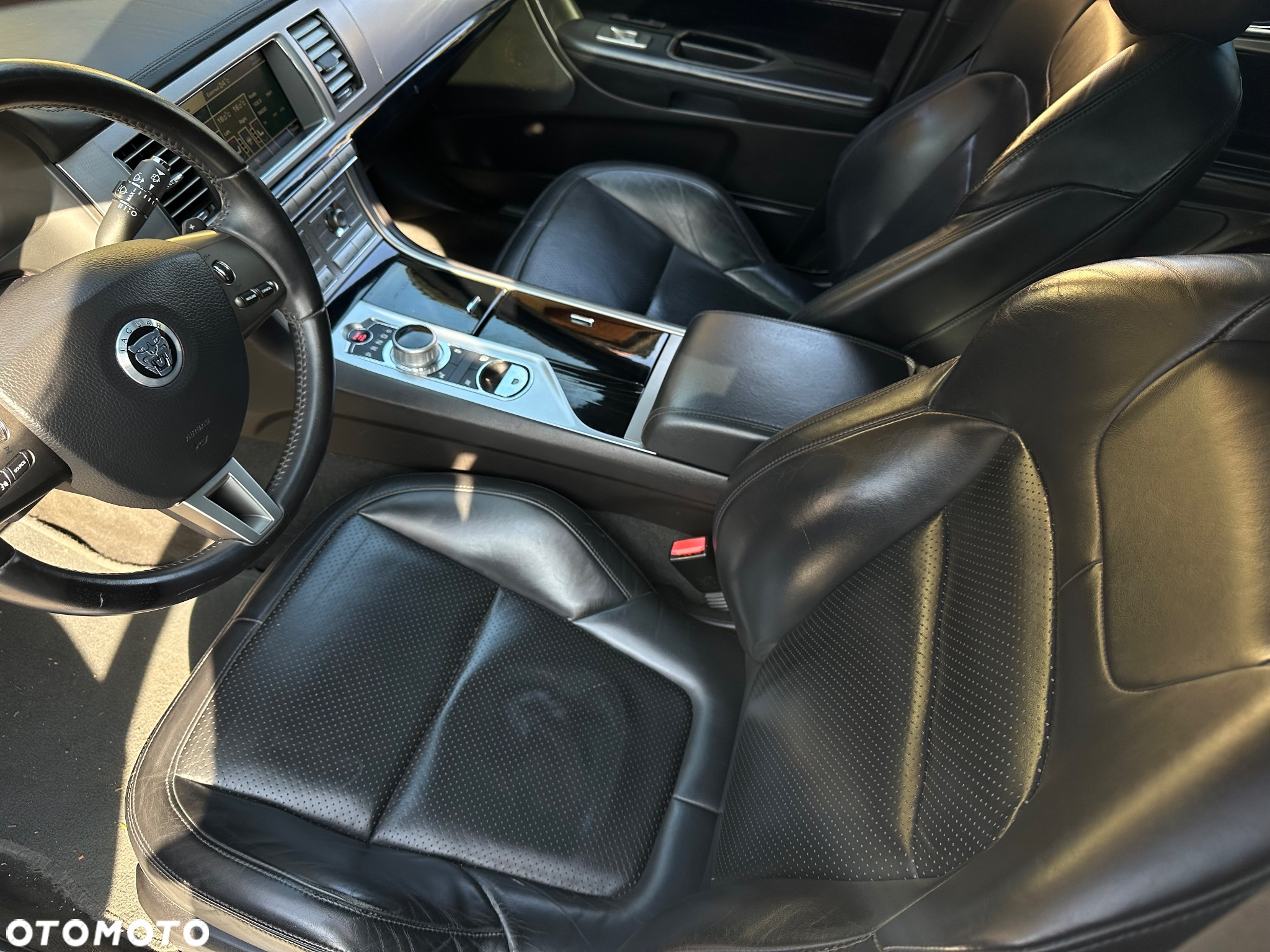 Jaguar XF 3.0 V6 D S Portfolio - 10
