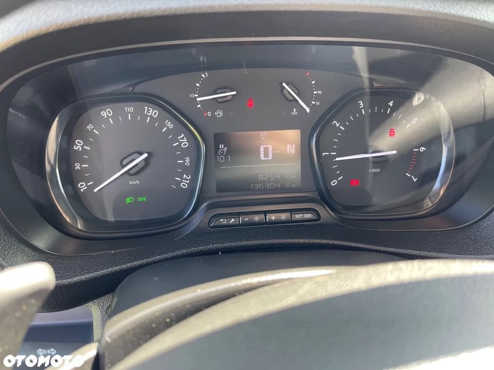 Opel Vivaro - 31