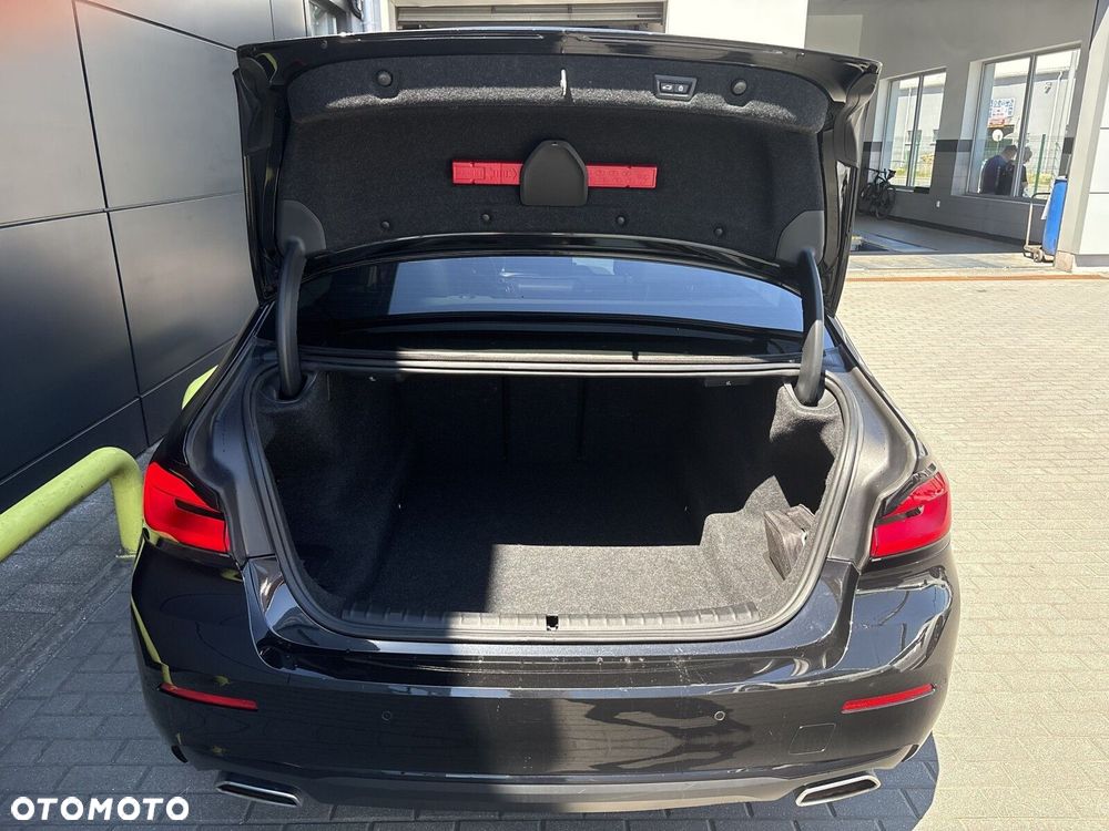 BMW Seria 5 520d mHEV - 41