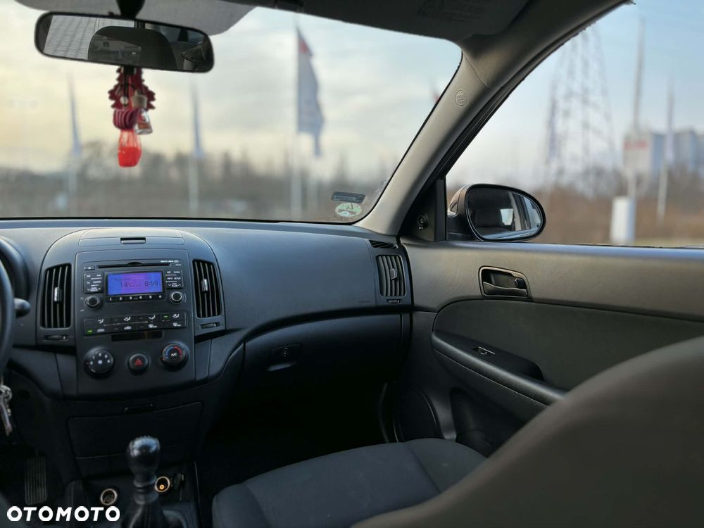 Hyundai i30 1.4 Base + - 22