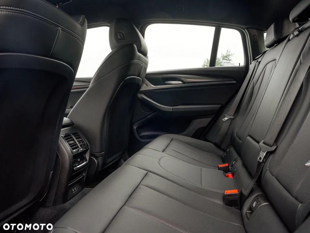 BMW X4 xDrive20i - 12