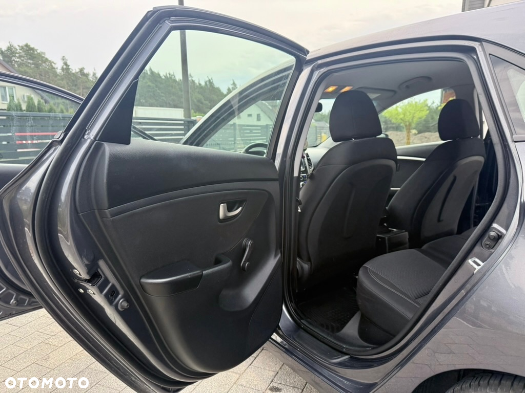 Hyundai i30 1.4 CRDi Comfort - 28