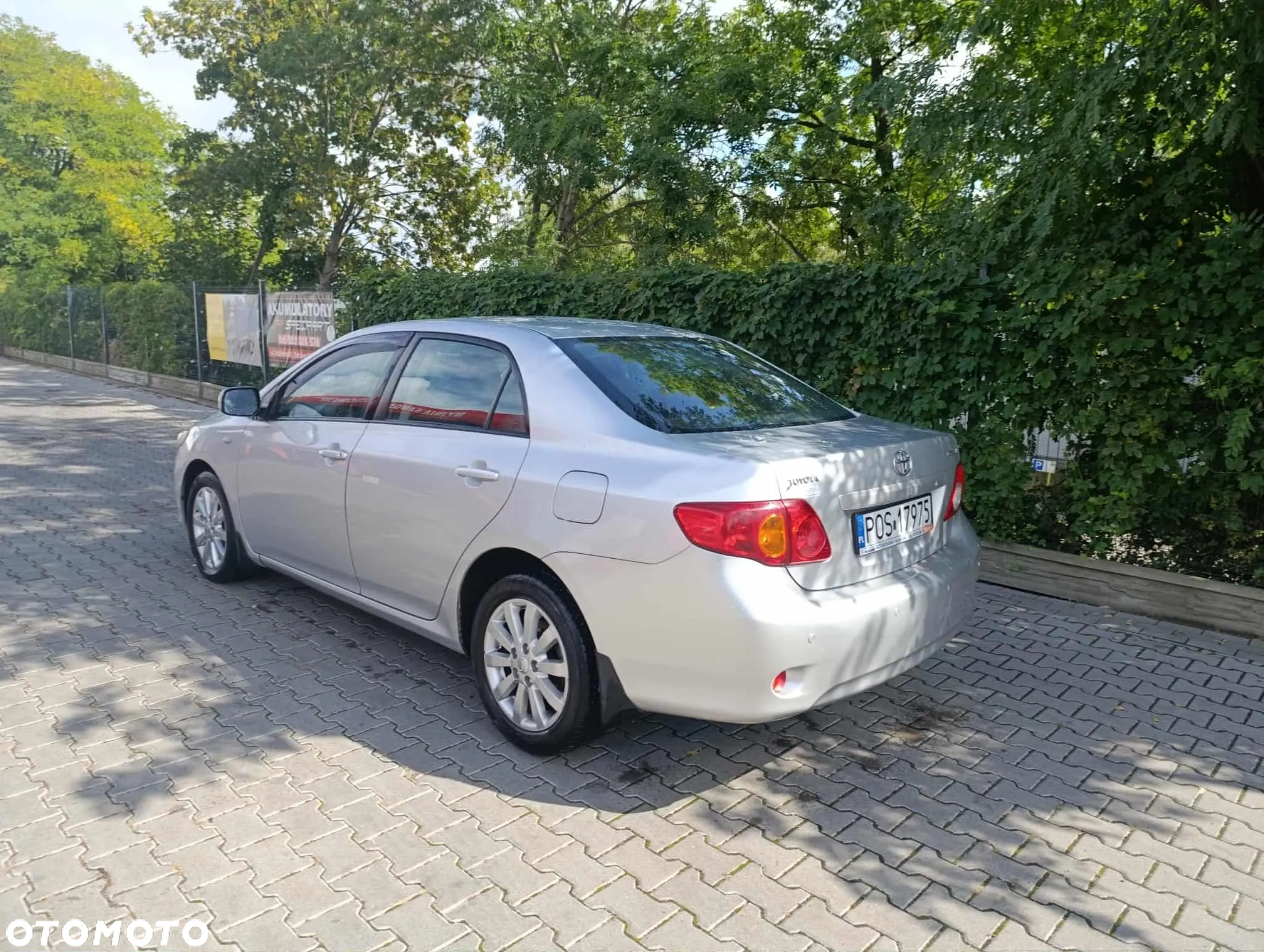 Toyota Corolla - 2