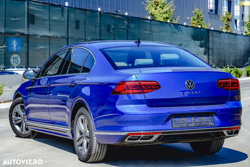 Volkswagen Passat Variant 2.0 TDI DSG R Executive - 13