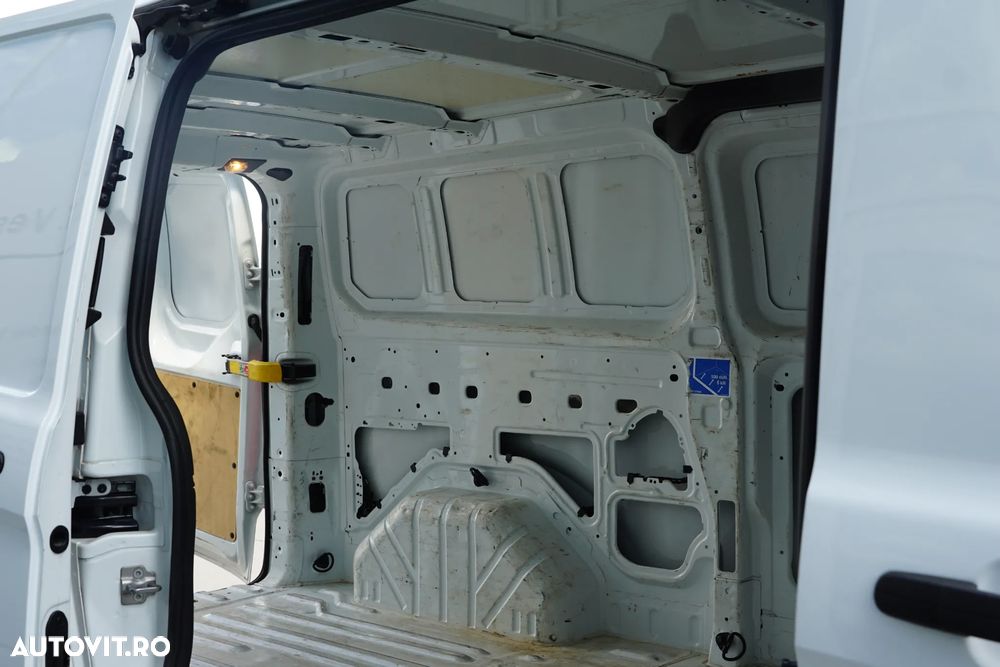 Ford TRANSIT CUSTOM - 8