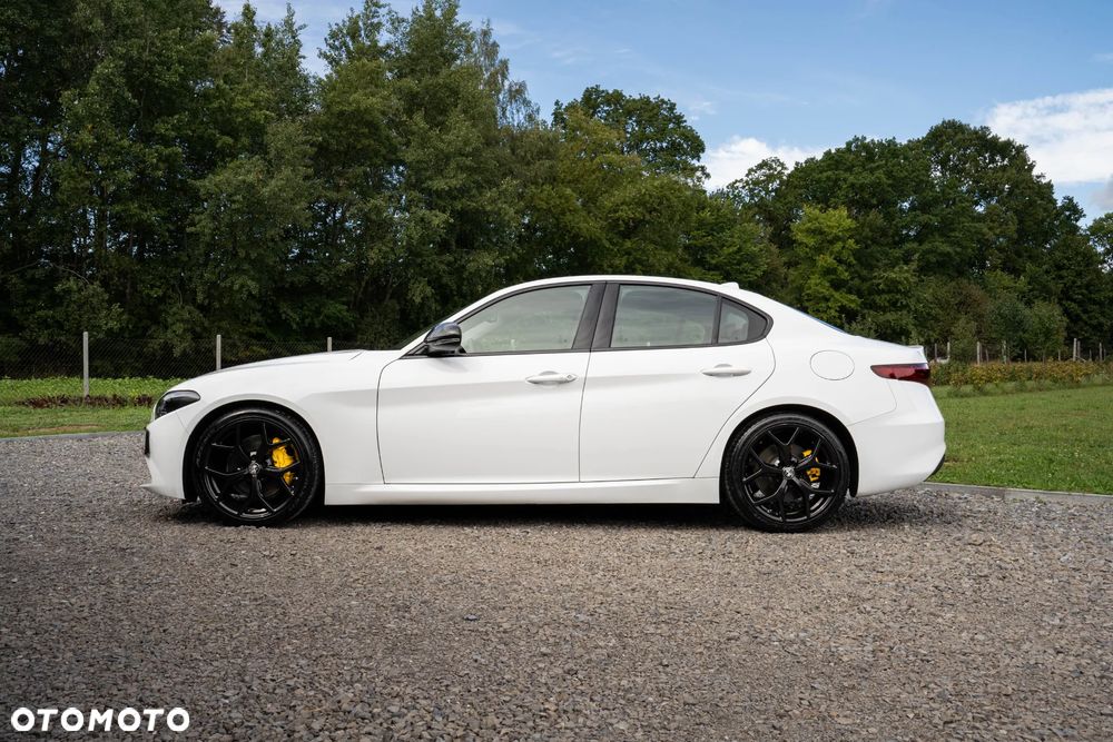 Alfa Romeo Giulia - 9