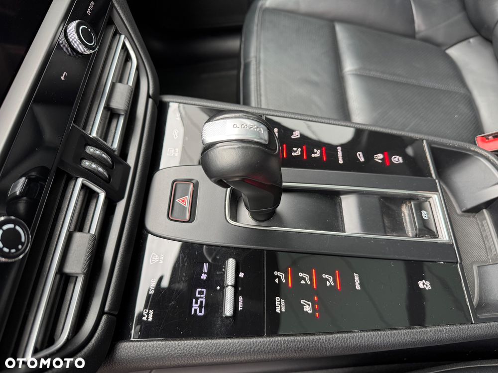 Porsche Macan Standard - 19