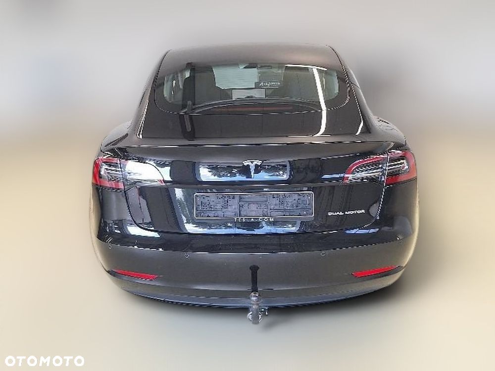 Tesla Model 3 - 5
