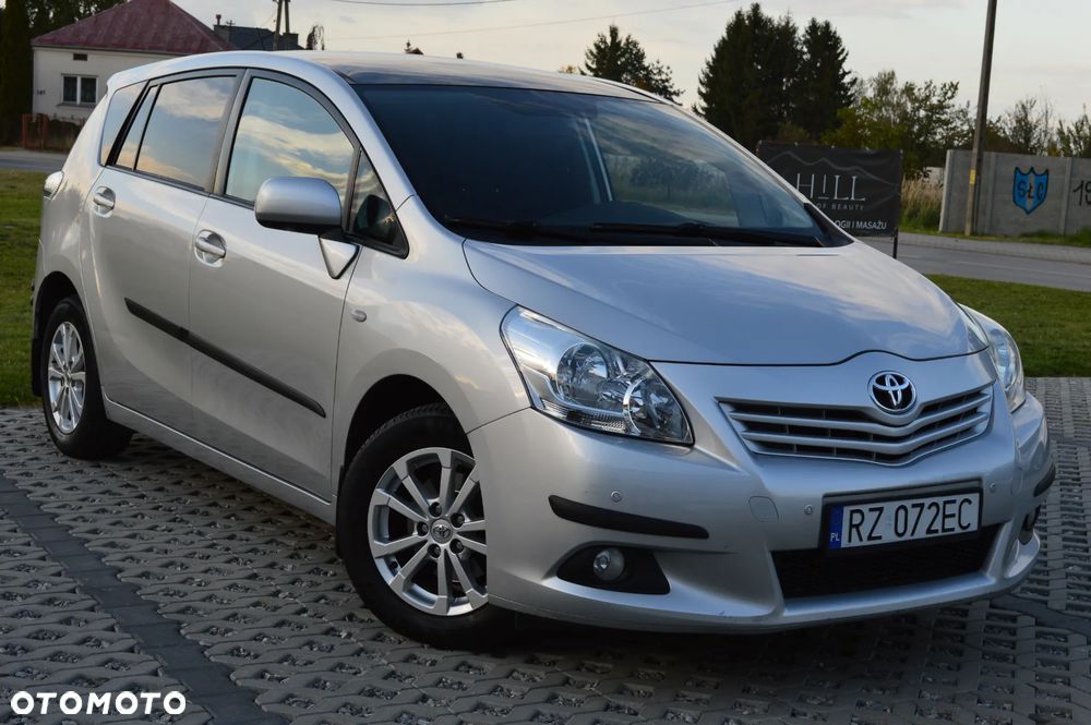 Toyota Verso 1.8 Premium 7os - 1