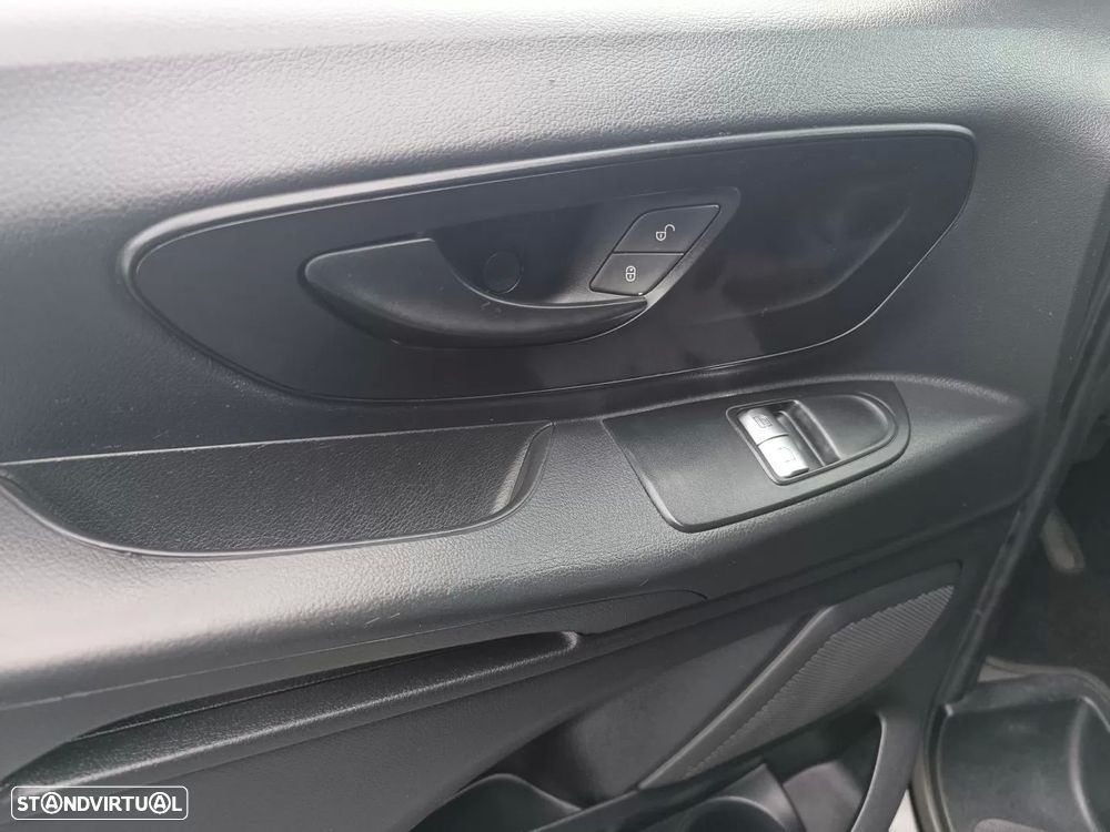 Mercedes-Benz Vito Tourer (BlueTEC) Longa Aut. PRO - 26
