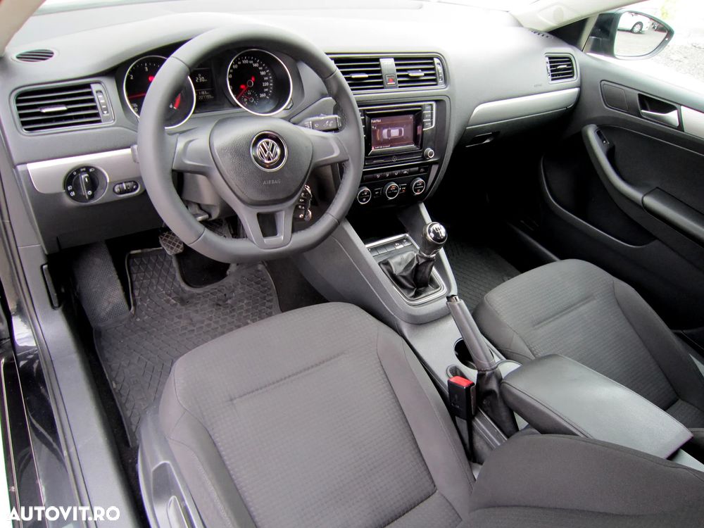 Volkswagen Jetta 2.0 TDI Comfortline - 11