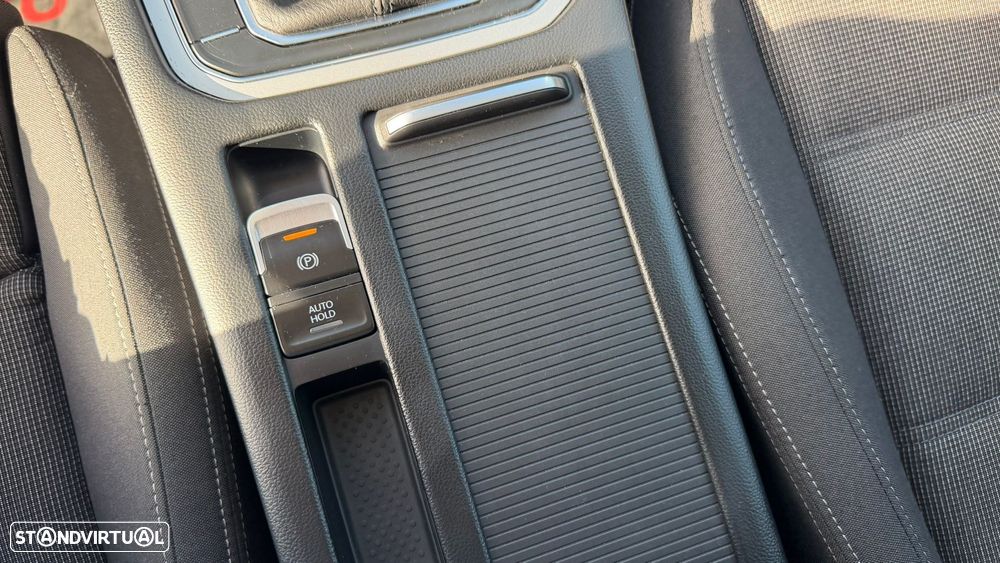 VW Passat Variant 1.6 TDI Highline - 33