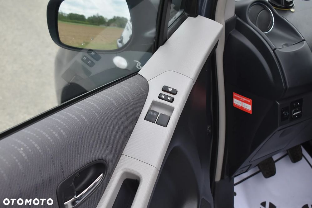 Toyota Yaris 1.33 VVT-i Life - 17