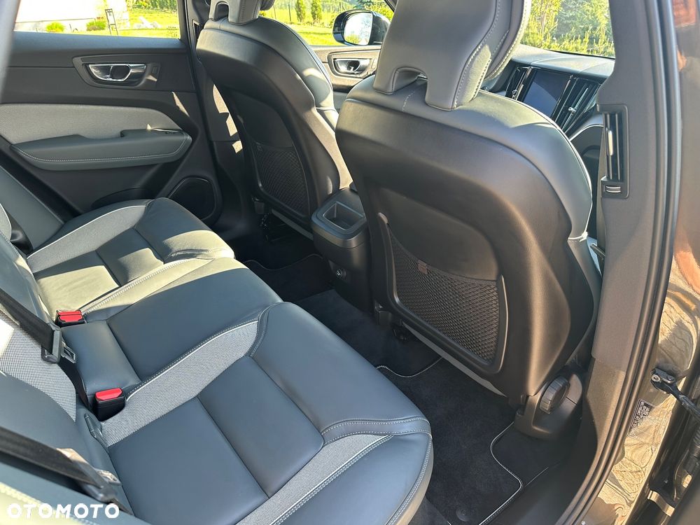 Volvo XC 60 D4 SCR R-Design - 12