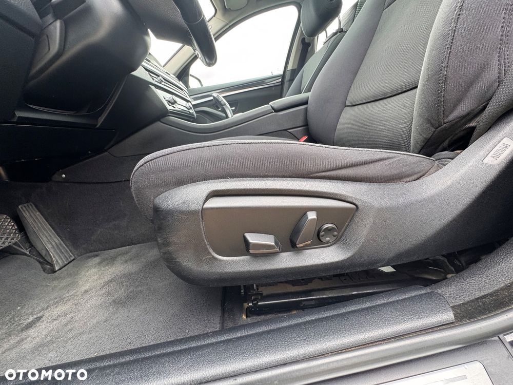 BMW Seria 5 520d xDrive Luxury Line - 24