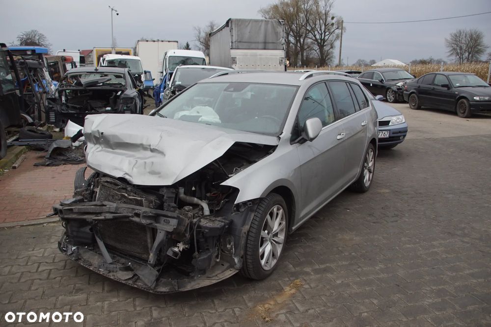 Auto na części - Volkswagen Golf VII 1.6 TDI 110 KM CXXB QYB LB7W 2015R Silnik Skrzynia Drzwi Błotnik Klapa Zderzak Lusterko Szyba Klamka Deska Kokpit Sterownik Moduł Czujnik Licznik Wyświetlacz Kierownica Panel - 1