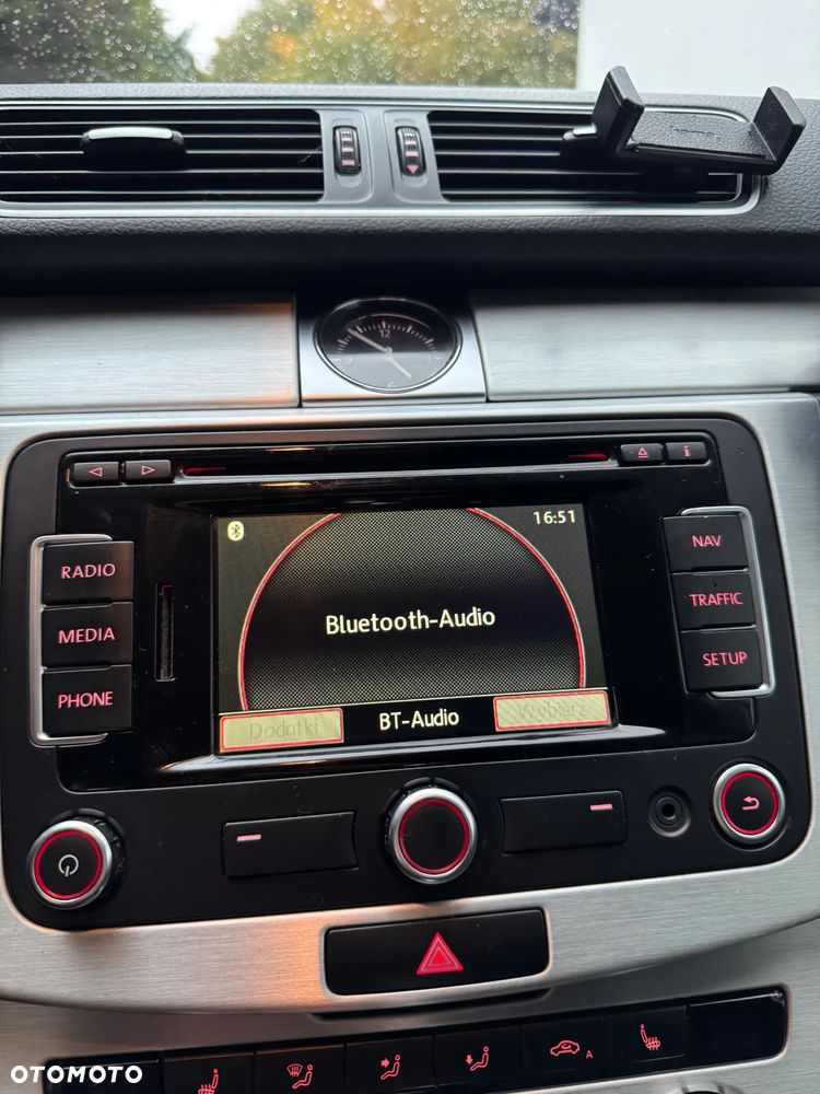 Volkswagen Passat Variant 2.0 TDI DSG BlueMotion Technology Comfortline - 30