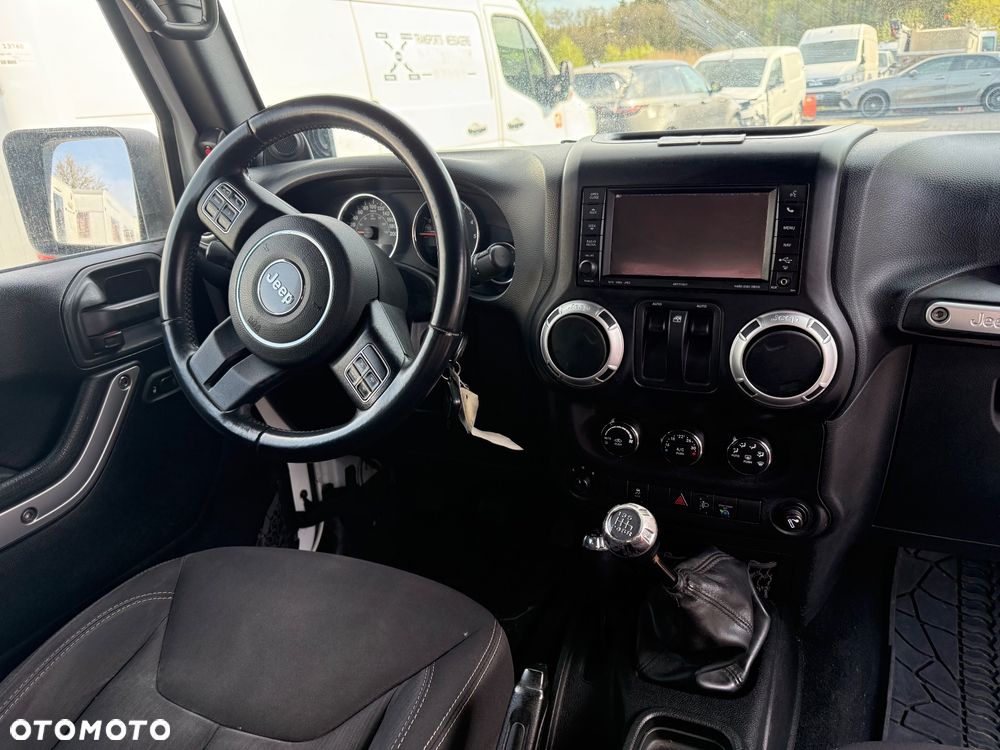 Jeep Wrangler - 13
