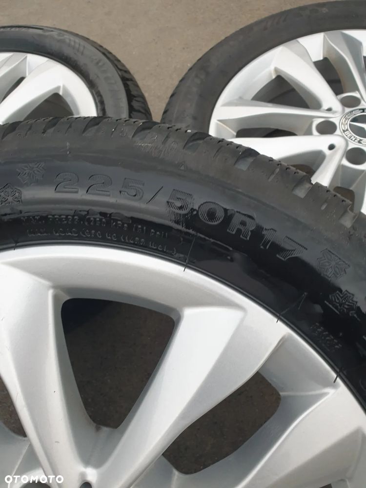 Felga Aluminiowa sztuka Mercedes C-Klasa W205 R17 A2054018000 Stan bdb 7Jx17 ET 48,5 5x112 - 3