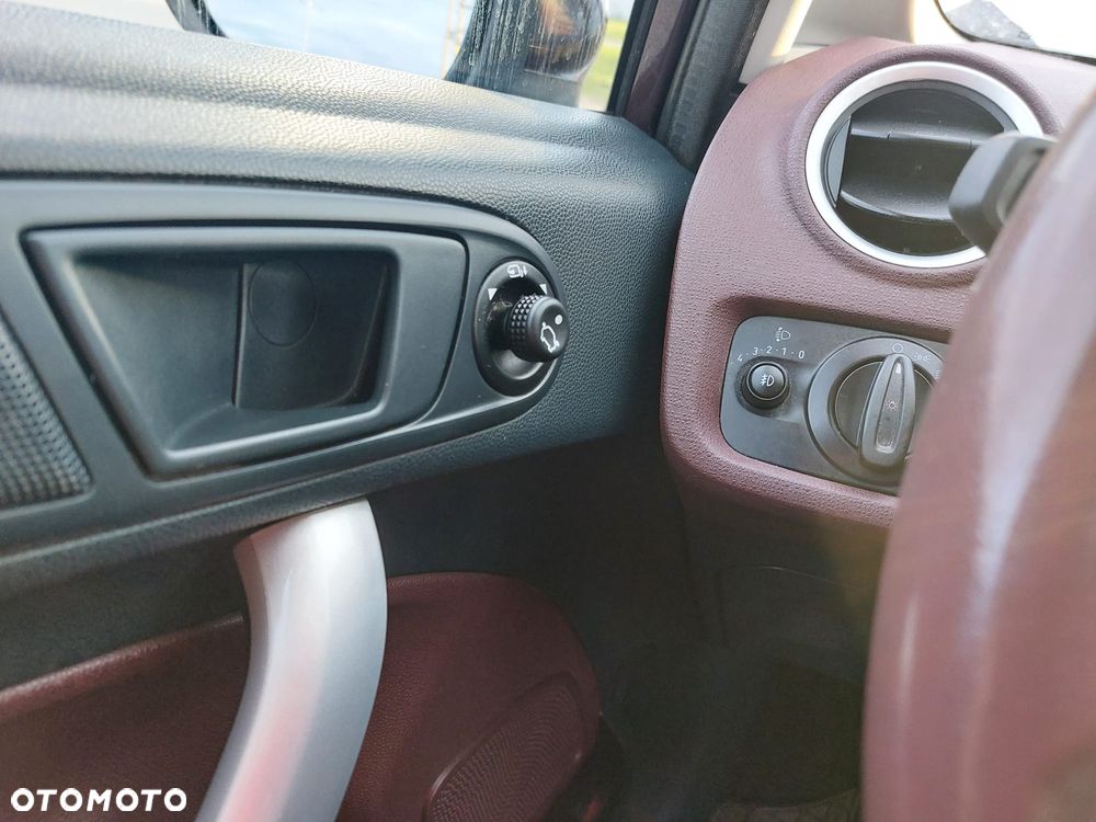 Ford Fiesta - 31
