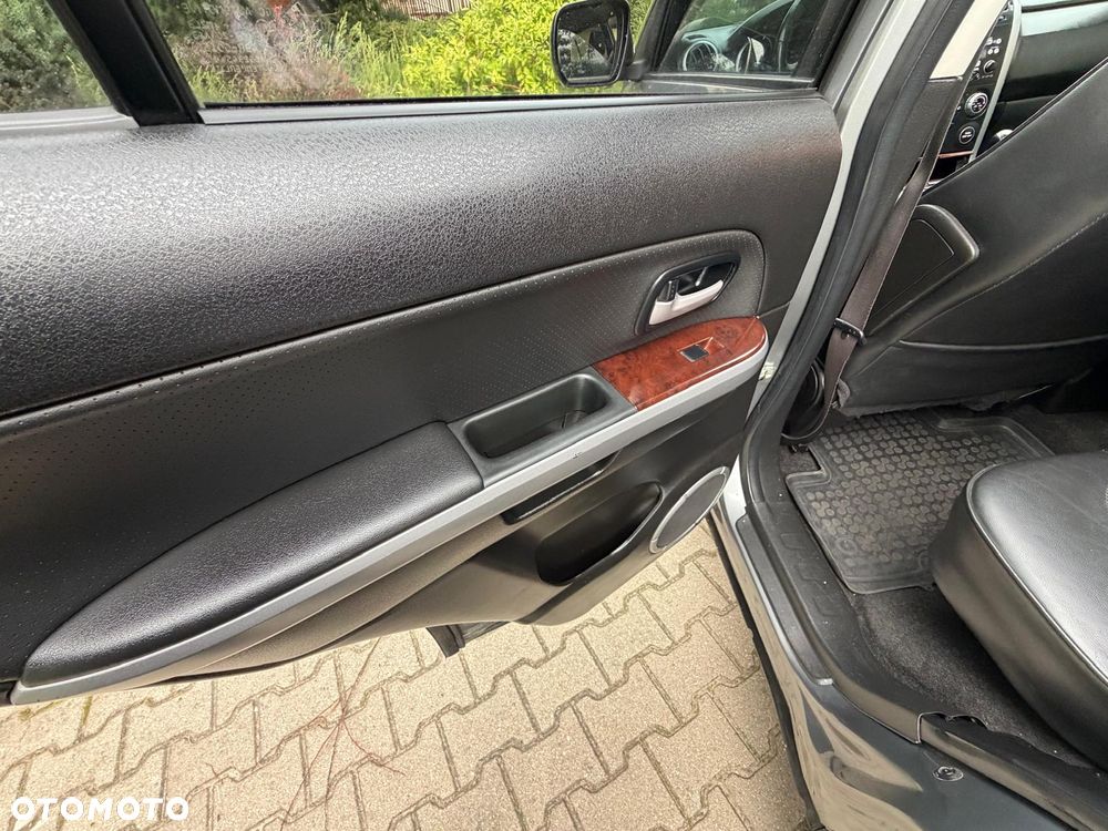 Suzuki Grand Vitara 2.0 De luxe - 28